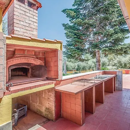 Vakantiehuis Stunning In Roma With Jacuzzi