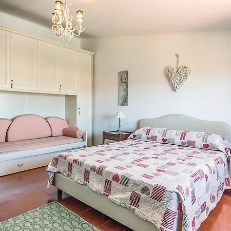 Stunning In Roma With Jacuzzi Vakantiehuis