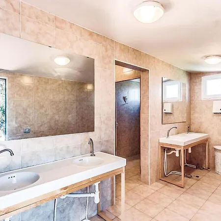 Stunning In Roma With Jacuzzi Vakantiehuis *